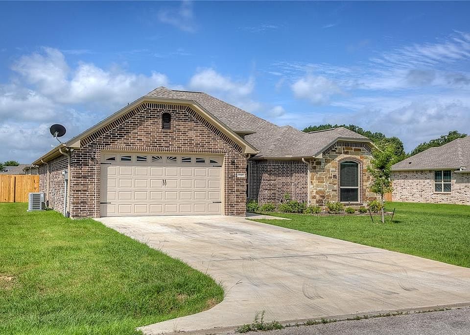 1st image of 137 Gooselake Dr