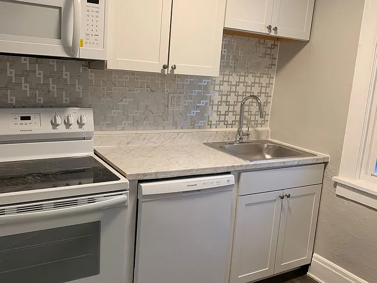 410 Marlow St — Photo 1
