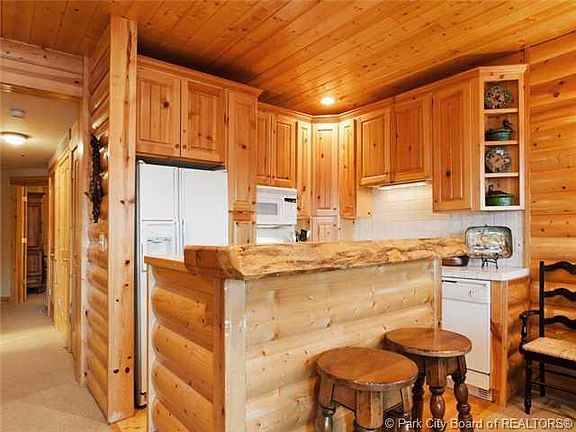 3rd image of 2650 Deer Valley Dr #102