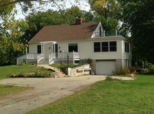 N2438 Rock River Rd, Fort Atkinson, WI 53538