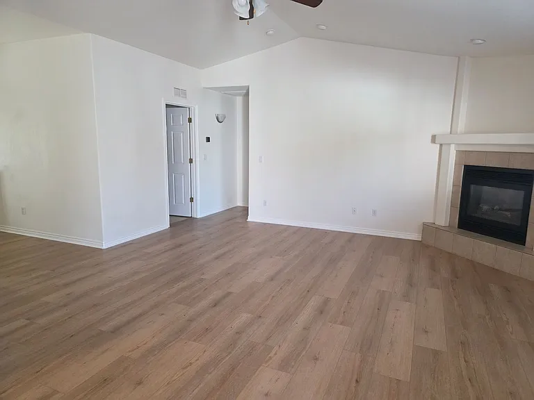 2489 Lake Park Dr #A — Photo 13