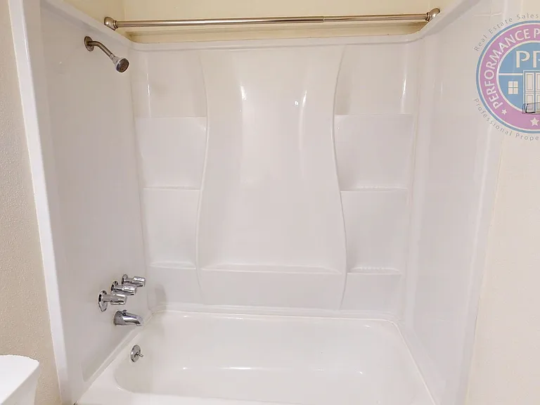tuf8640 — Photo 15