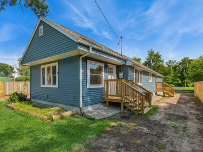 6 W Hupp Rd, La Porte, IN, 46350