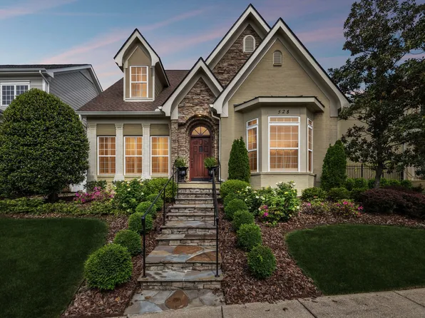 528 Eden Park Dr, Franklin, TN 37067