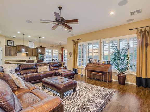 3rd image of 12539 W Palo Brea Ln