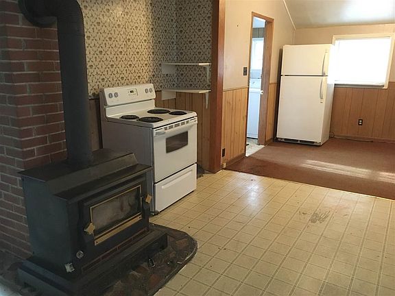 4th image of 250 Cornwallis St