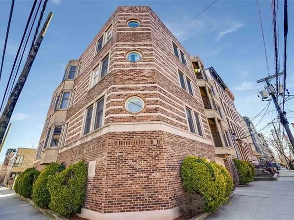 531 Jefferson Street image 1 of 20