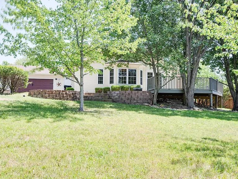 327 Royal Village Dr — Photo 57