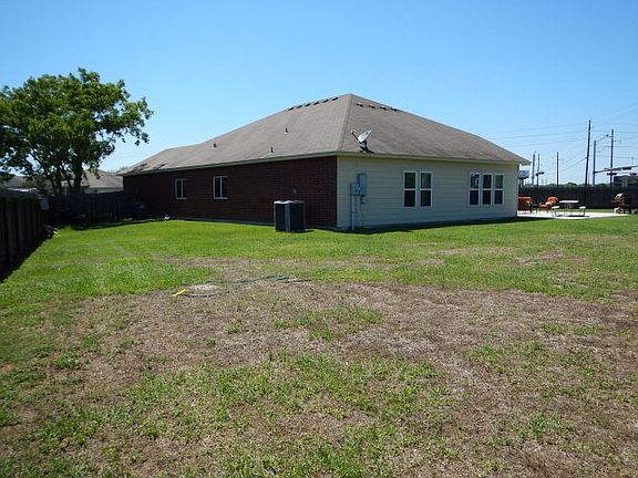 2nd image of 112 Holly Oak Ct