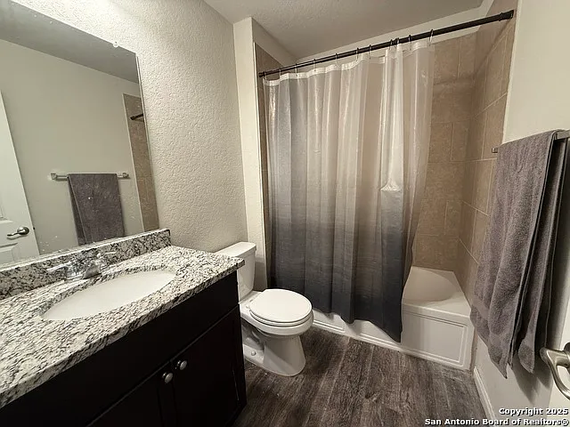 807 Blue Lndg — Photo 19