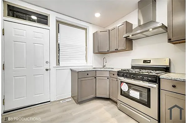 8524 S Oglesby Ave #1 photo 1