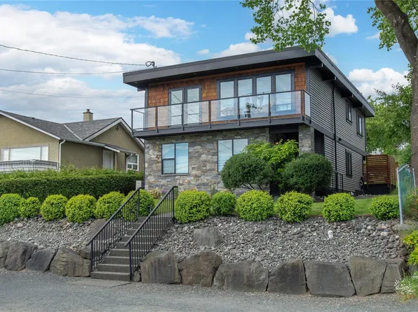 734 Birch St, Campbell River, BC V9W 2T4