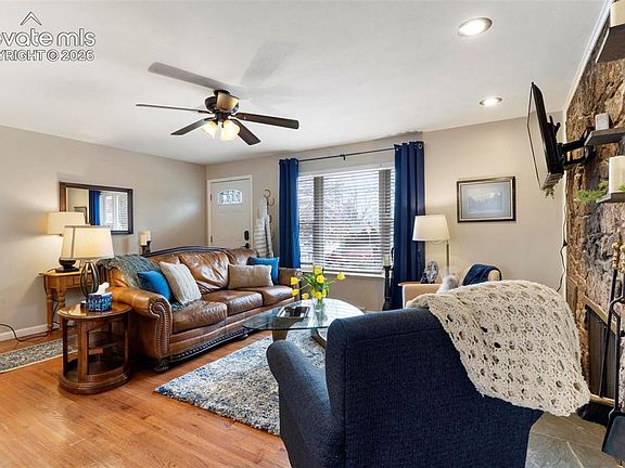 3rd image of 2105 Eagle View Dr