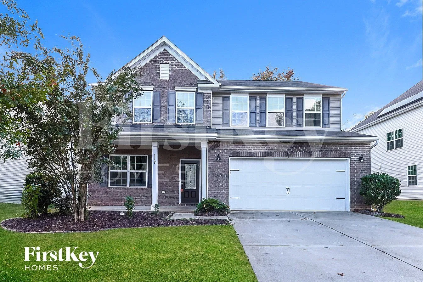4 bed, 2.5 bath, 2642 sqft, $2,575 — Photo 1