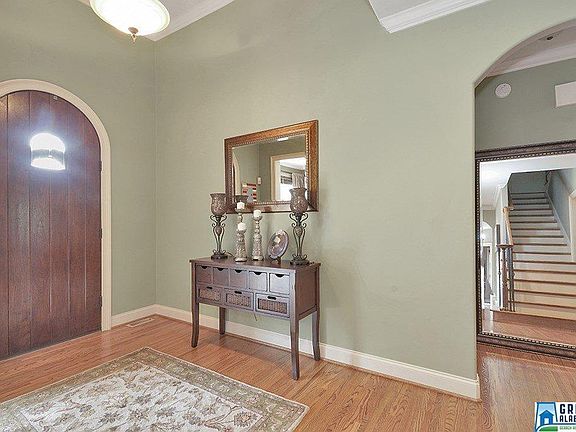 2nd image of 1194 Woodlands Way