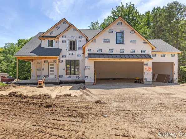 8234 Cascade Rd SE, Ada, MI 49301