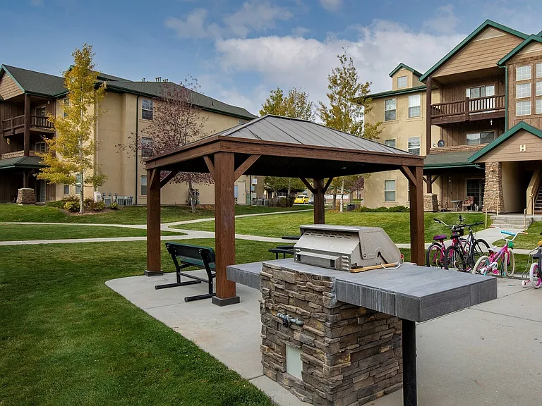 Sunset Ridge — Photo 12