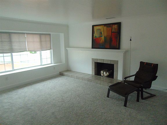 3rd image of 655 Delcardo Ave