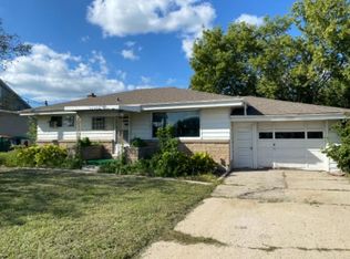 1636 W Washington St, West Bend, WI 53095