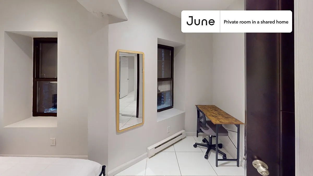 Full bedroom in 5 bed/2 bath home in Upper West Side #1805 C — Photo 3