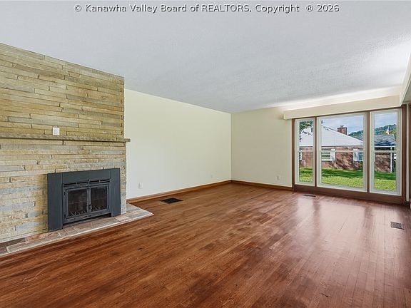 3rd image of 711 Chappell Rd