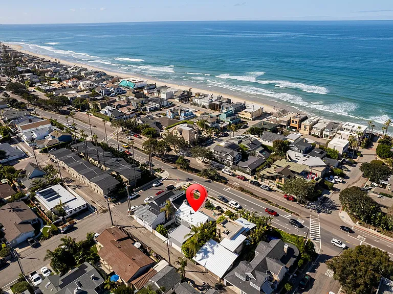 Located close to may golf courses, Legoland, Solana Beach, Encinitas!