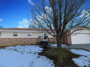 918 Illinois Ave, South Roxana, IL 62087