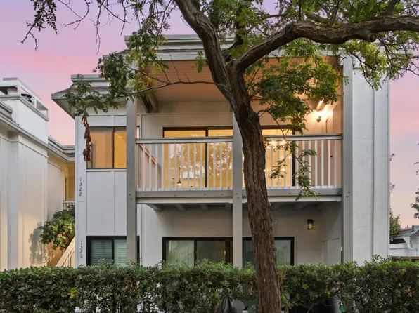 1322 Woodside Rd, Redwood City, CA 94061