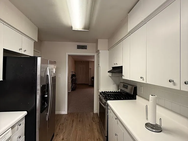 3730 Fairfield Ave #242 — Photo 10