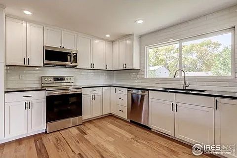 4th image of 1323 S Lincoln St