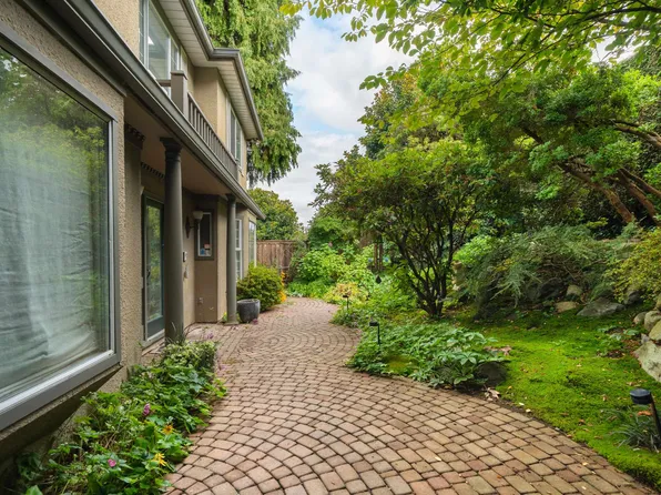 4333 Locarno Cres, Vancouver, BC V6R 1G2
