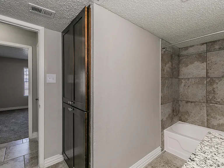 Riata Park Apartments — Photo 49