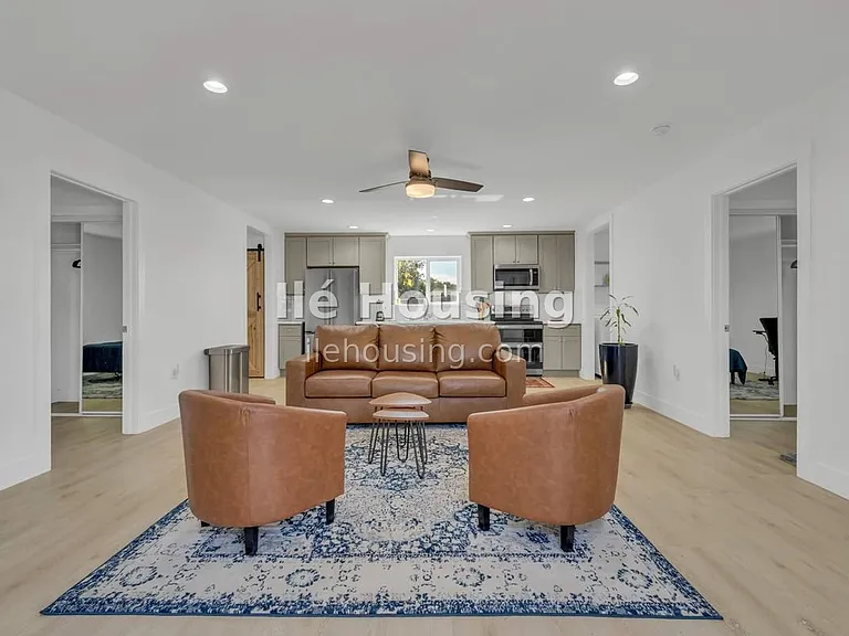 1903 Waterford Rd — Photo 2