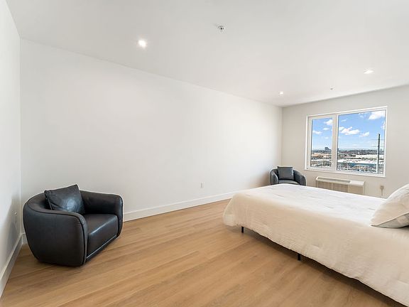 4th image of 3309-3323 Liberty Ave #401