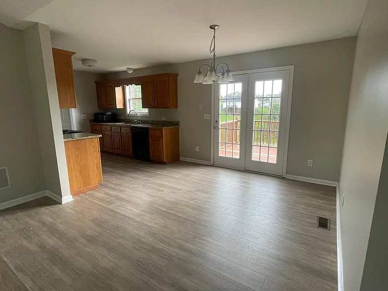 2819 Faith Ln — Photo 35