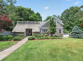 136 S Pleasant St, Hingham, MA 02043