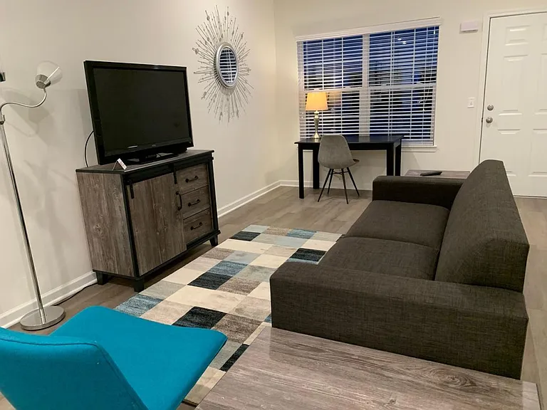 Towne Center Apartments — Photo 42