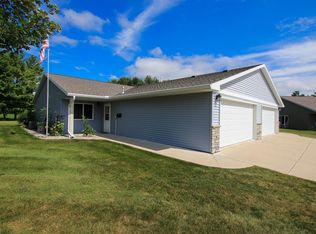 1819 Scenic Heights Ct SW, Hutchinson, MN 55350