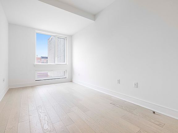 5th image of 531 W 159th St #2D