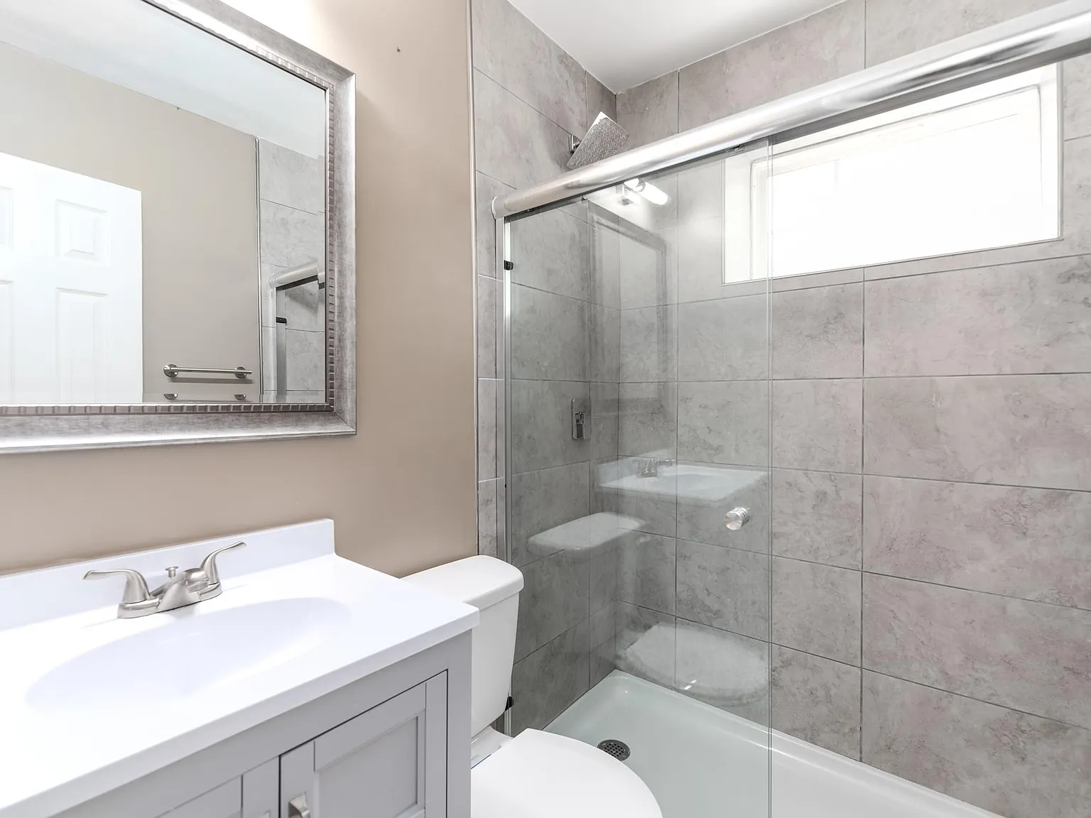 2 bed, 957 sqft, $1,600 — Photo 2