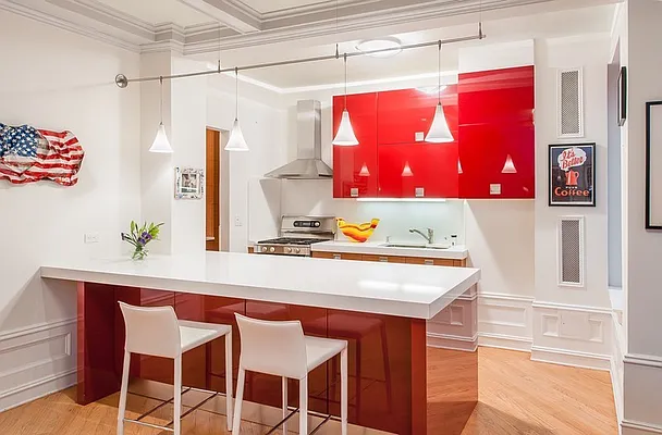 Sold by Sloane Square | media 15