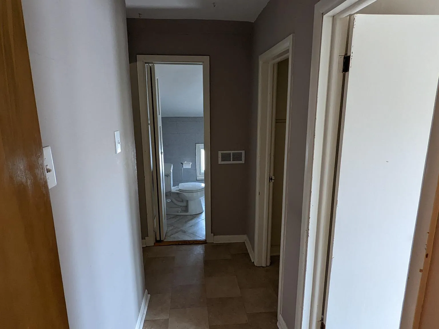 2 bed, 2387 sqft, $900 — Photo 4