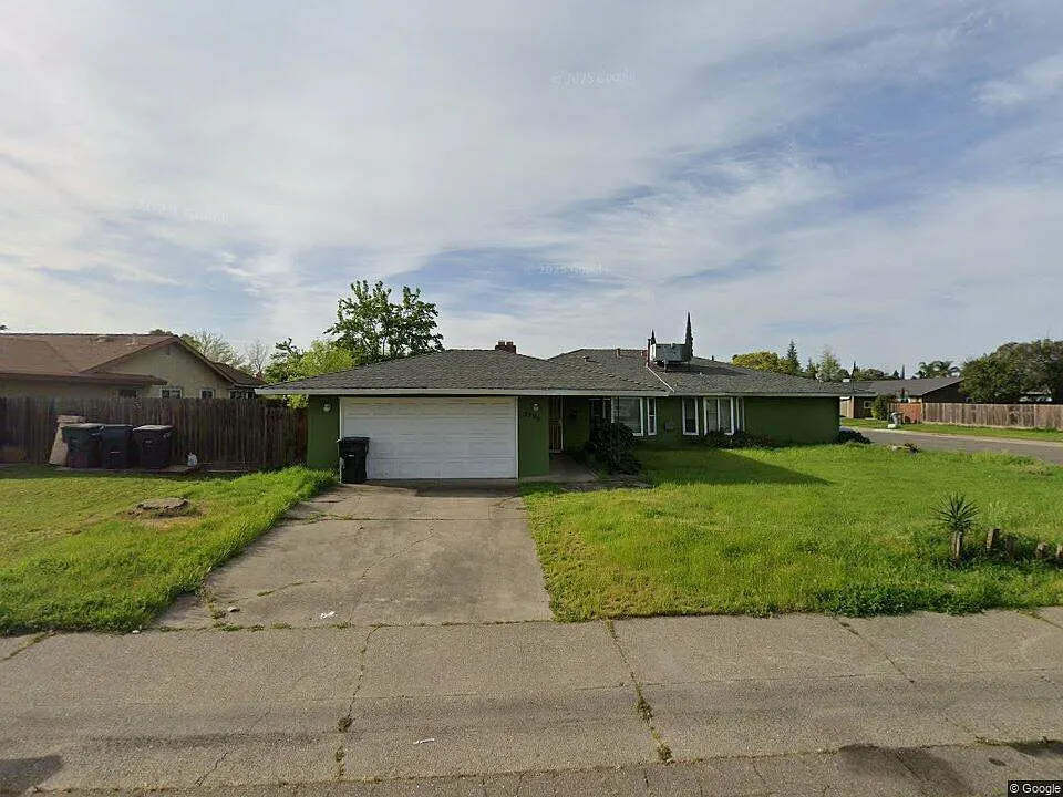 5790 Tangerine Ave #1 photo 1