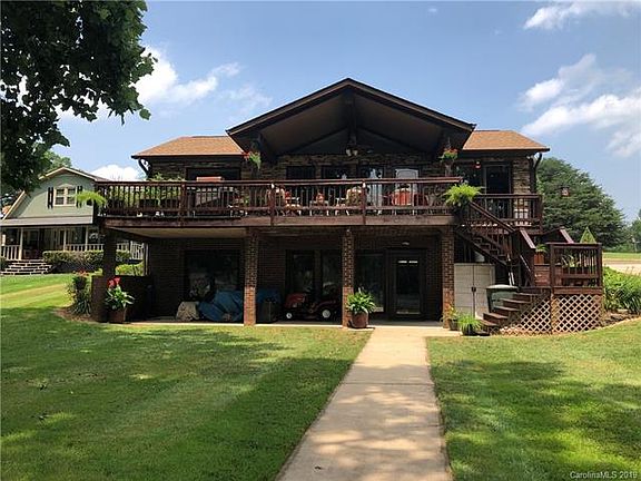 2nd image of 4251 Harbor Ln