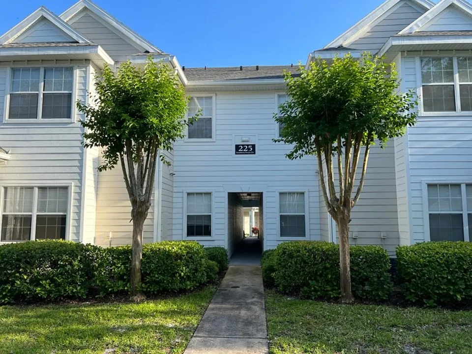 405 Southern Pecan Cir #107
