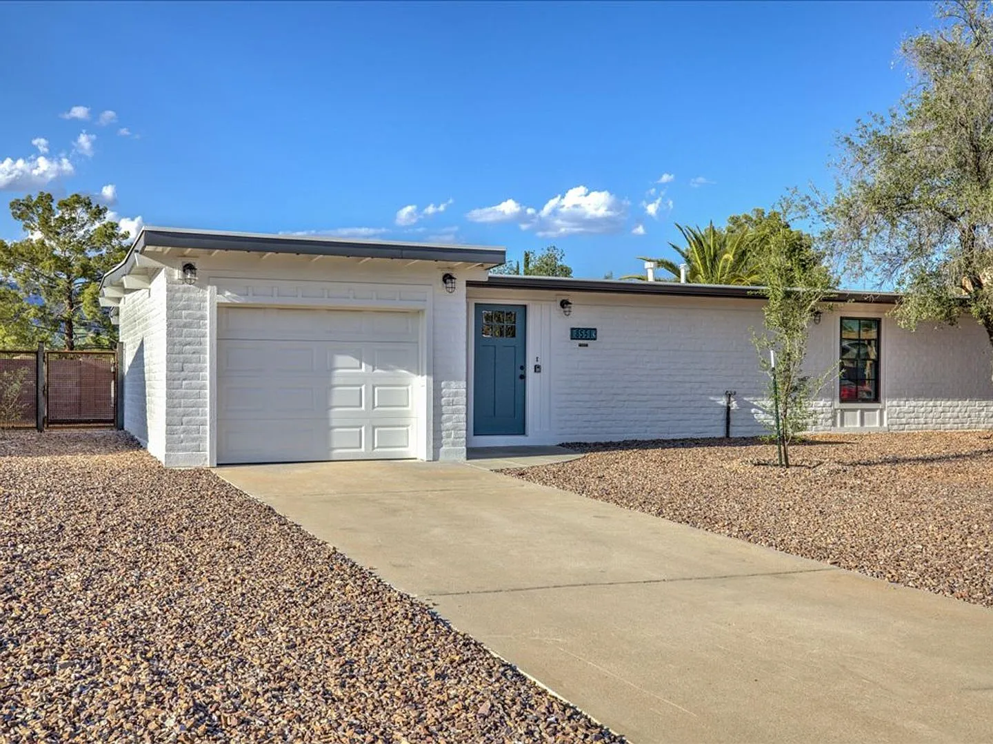 3 Bedroom 2 Bathroom — Photo 2