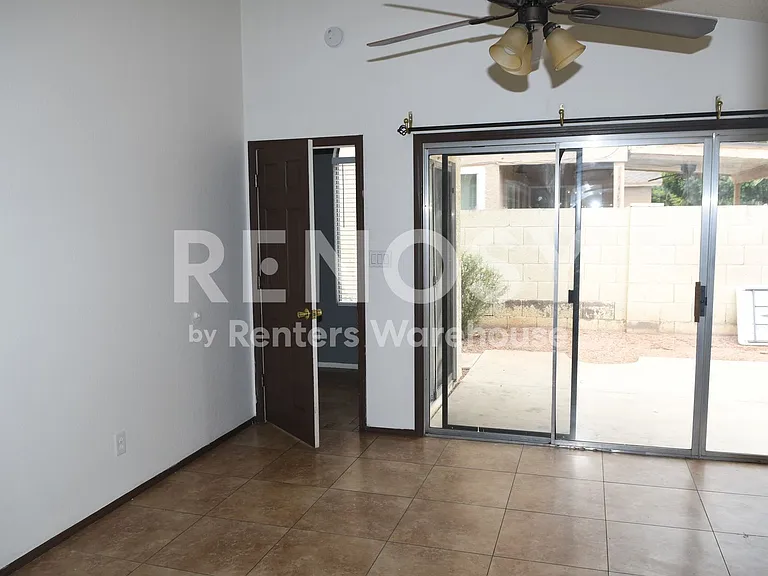 3049 E Siesta Ln — Photo 14