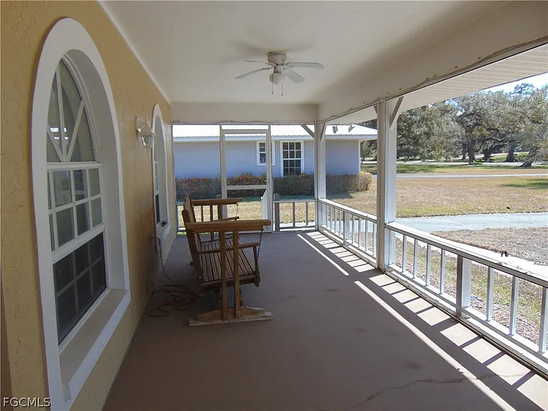 1092 Riverbend Dr — Photo 31