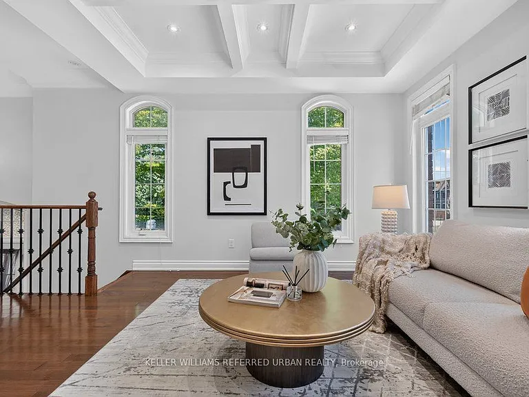 233 Finch Ave E — Photo 4