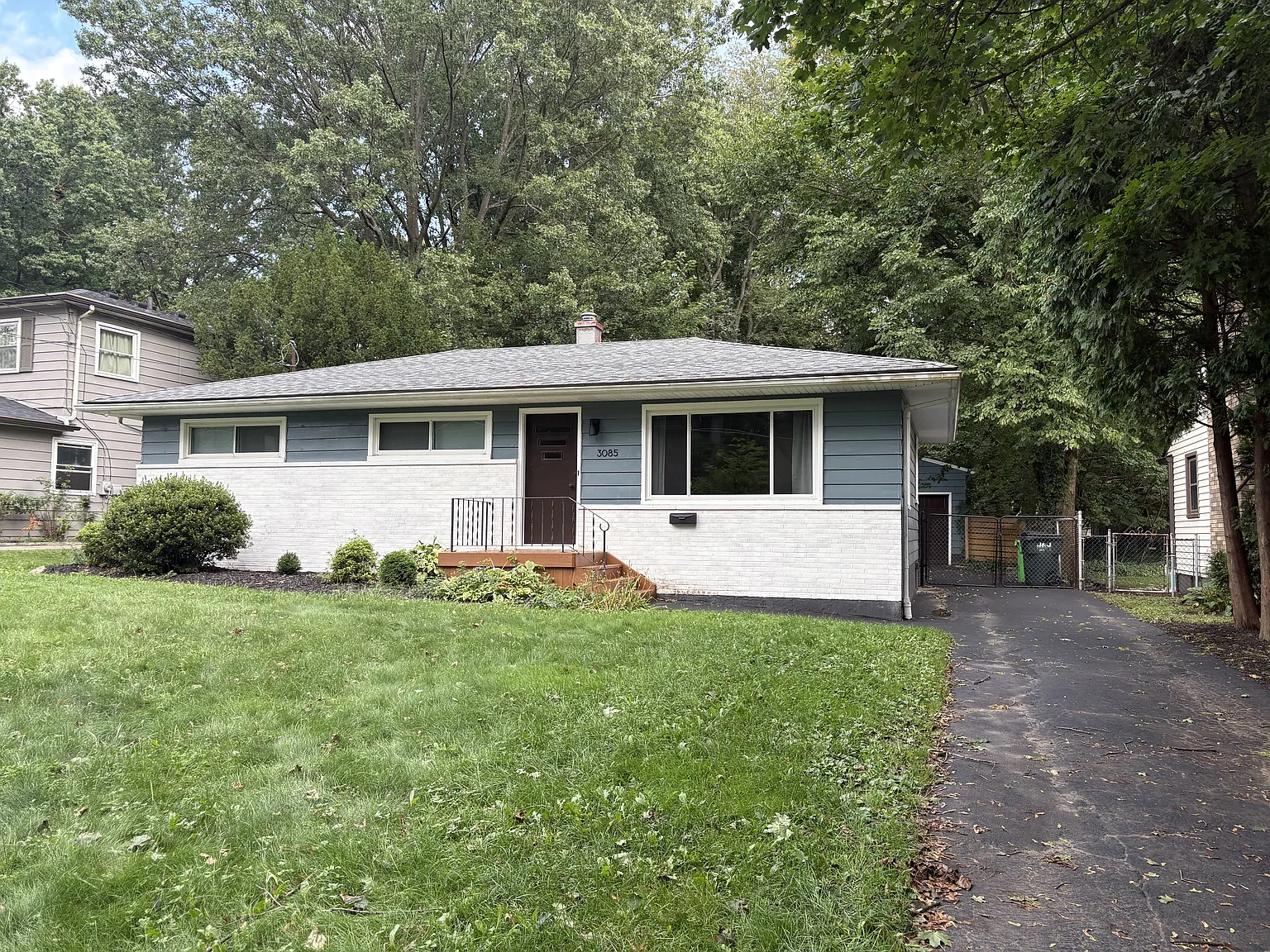 3 bed, 1400 sqft, $2,100 — Photo 2